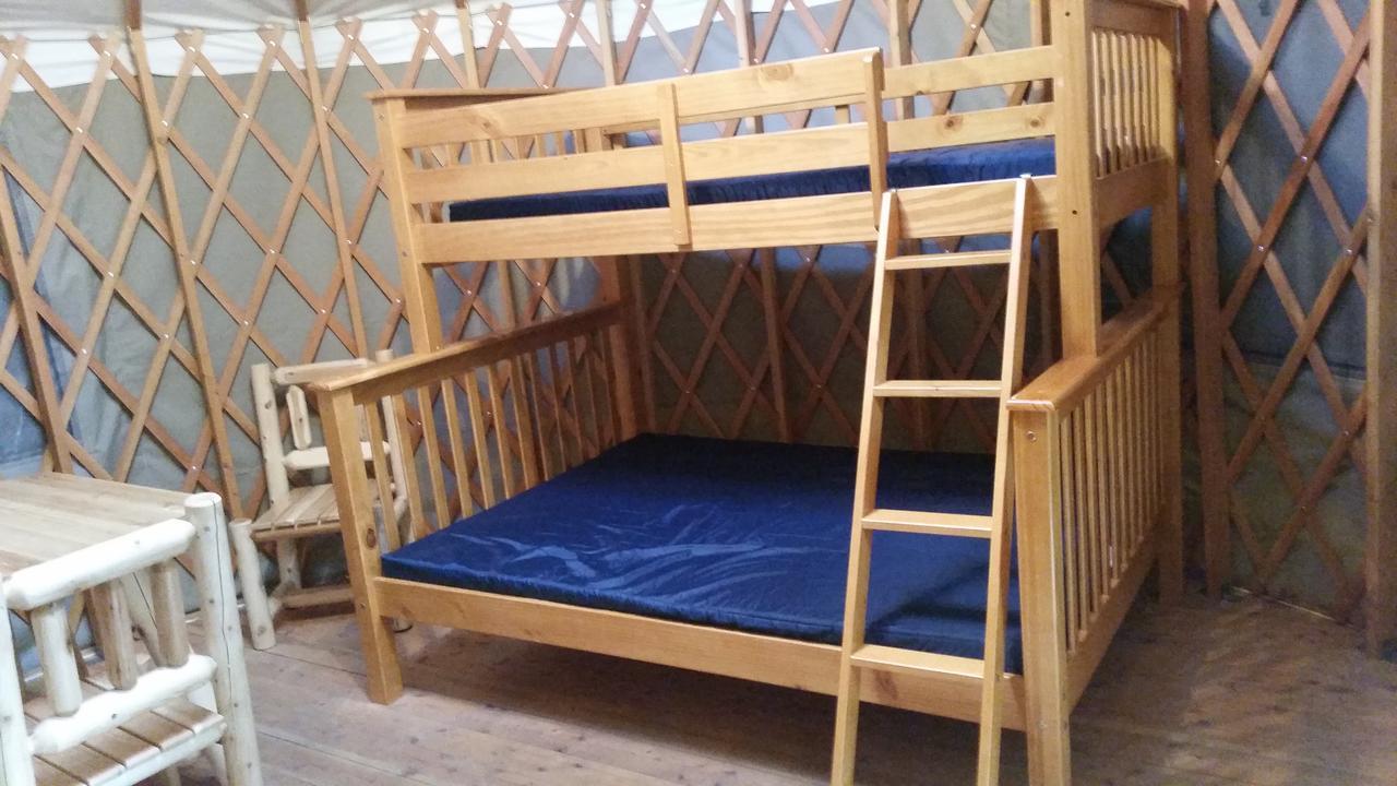 Mount Vernon Camping Resort 16 ft. Yurt 6 Bow Esterno foto
